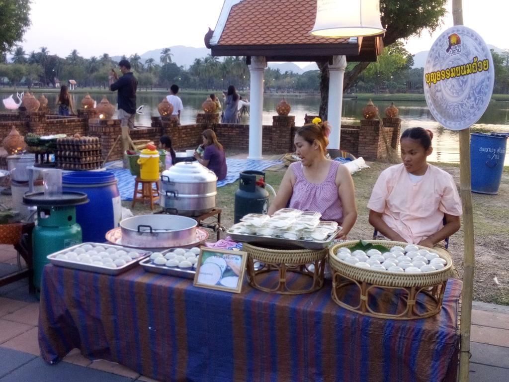 Vitoonguesthouse2Fanrooms & Aircondition Sukhothai Exterior photo